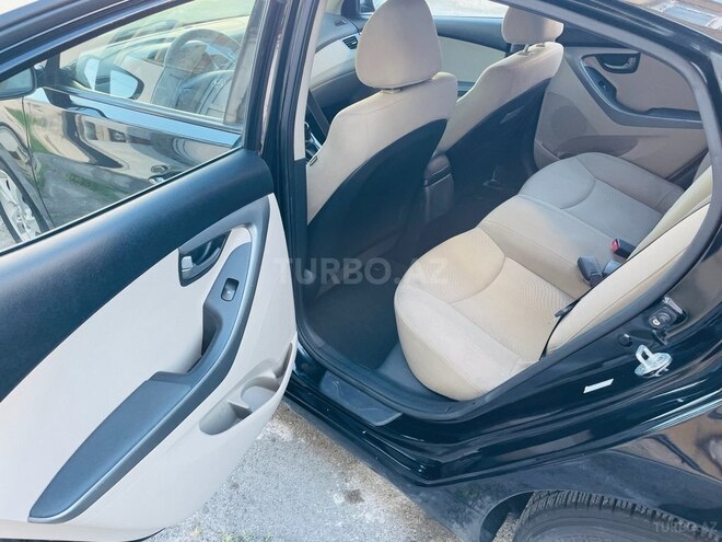 Hyundai Elantra 2015, 193,121 km - 1.8 l - Bakı