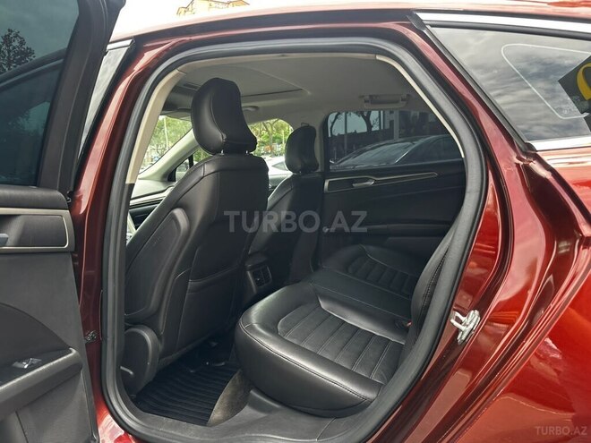 Ford Fusion (North America) 2015, 295,000 km - 1.5 l - Qax