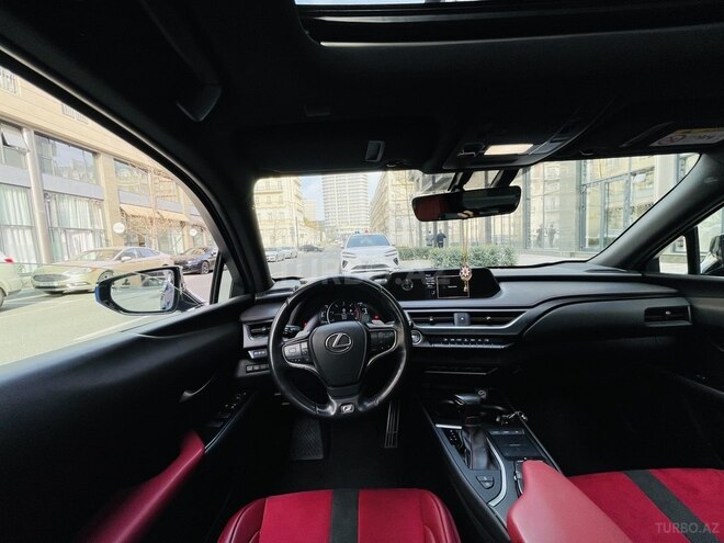 Lexus UX 250h 2020, 107,000 km - 2.0 л - Bakı