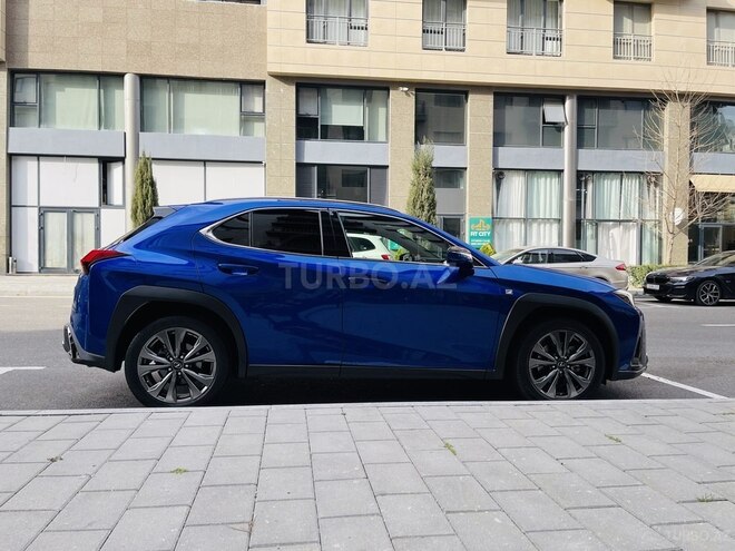 Lexus UX 250h 2020, 107,000 km - 2.0 л - Bakı