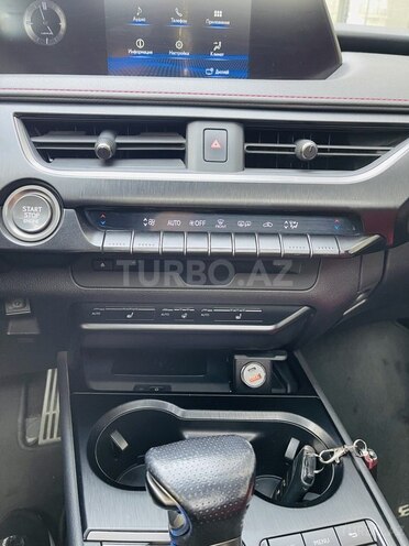 Lexus UX 250h 2020, 107,000 km - 2.0 л - Bakı