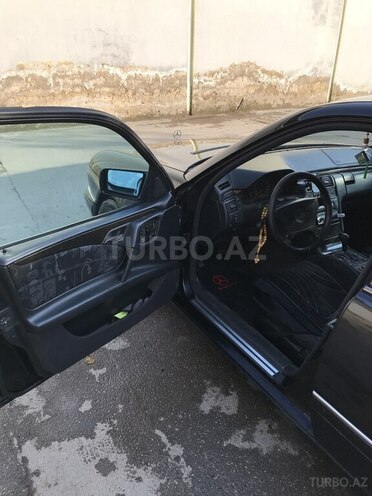 Mercedes E 240 1998, 406,000 km - 2.4 l - Bakı