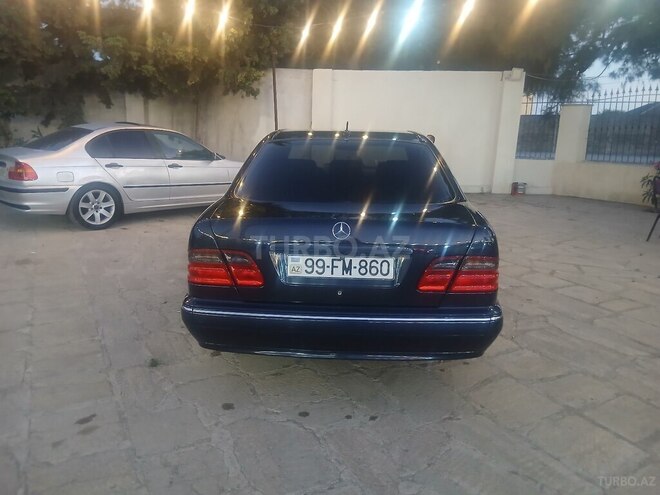 Mercedes E 220 2001, 490,000 km - 2.2 l - Bakı