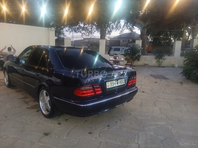 Mercedes E 220 2001, 490,000 km - 2.2 l - Bakı