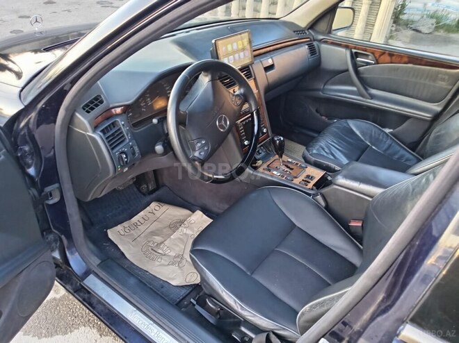 Mercedes E 220 2001, 490,000 km - 2.2 l - Bakı