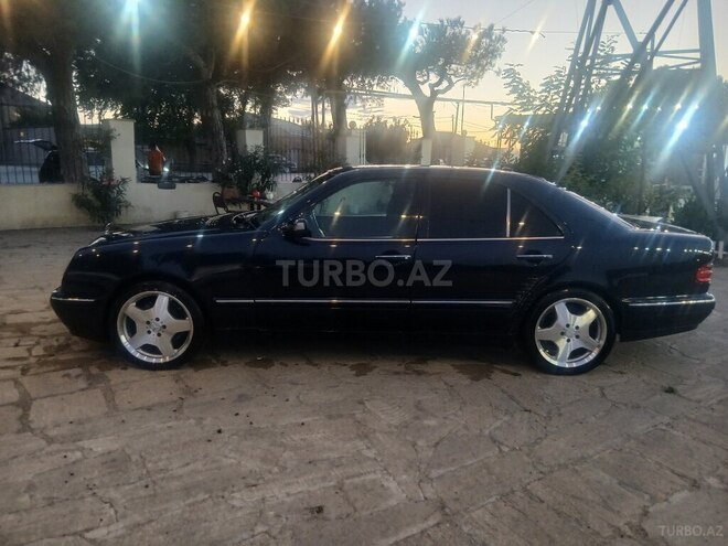 Mercedes E 220 2001, 490,000 km - 2.2 l - Bakı