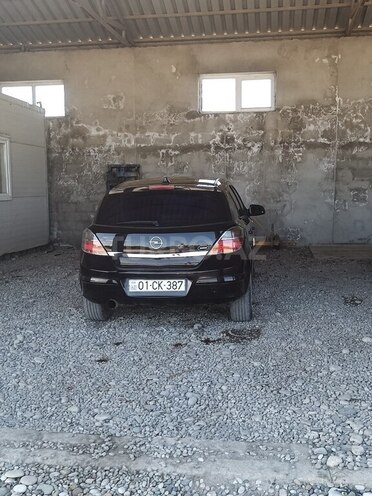 Opel Astra 2010, 250,000 km - 1.4 l - Qusar
