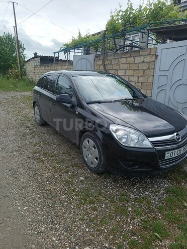 Opel Astra 2010, 250,000 km - 1.4 l - Qusar