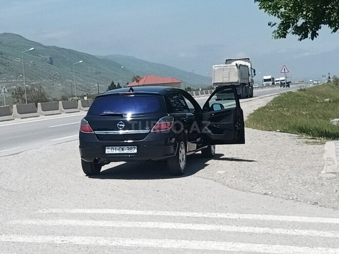 Opel Astra 2010, 250,000 km - 1.4 l - Qusar