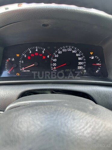 Toyota Corolla 2005, 225,400 km - 1.4 l - Bakı
