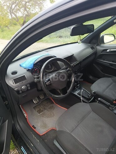 Opel Astra 2010, 250,000 km - 1.4 l - Qusar
