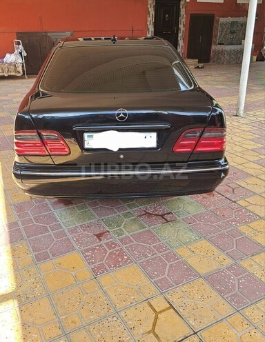 Mercedes E 220 2000, 398,563 km - 2.2 l - Beyləqan