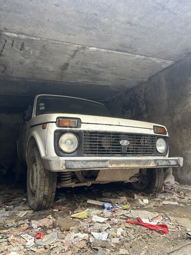 LADA (VAZ) Niva 2007, 150,000 km - 1.7 l - Salyan