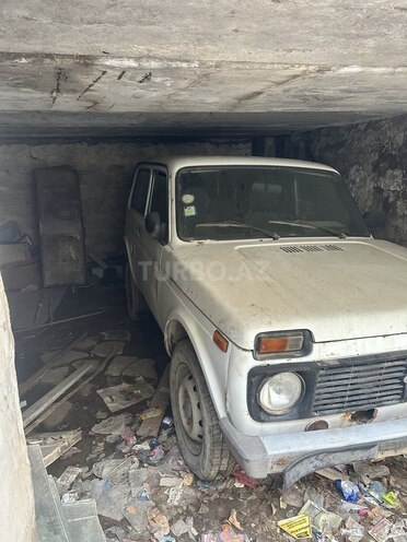 LADA (VAZ) Niva 2007, 150,000 km - 1.7 l - Salyan