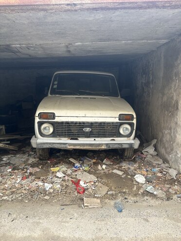 LADA (VAZ) Niva 2007, 150,000 km - 1.7 l - Salyan