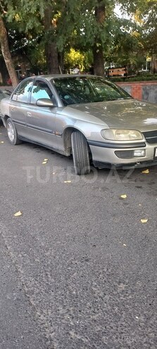 Opel Omega 1996, 300,000 km - 2.0 l - Qax
