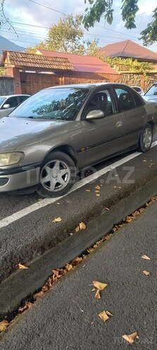 Opel Omega 1996, 300,000 km - 2.0 l - Qax