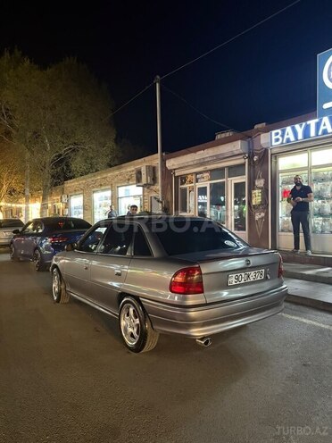 Opel Astra 1993, 580,000 km - 1.8 l - Bakı