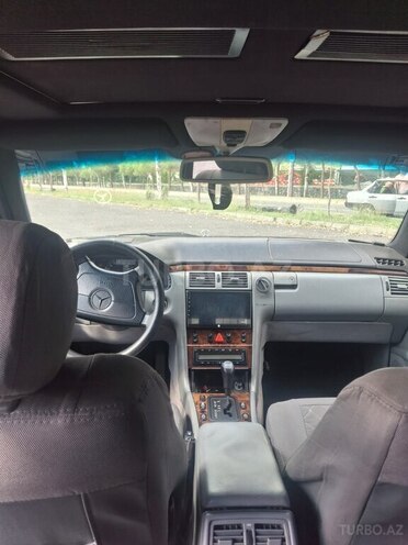 Mercedes E 240 1998, 566,000 km - 2.4 l - Qəbələ