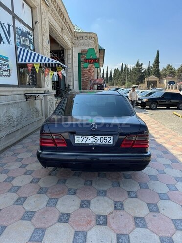 Mercedes E 240 1998, 320,000 km - 2.4 l - Şəmkir