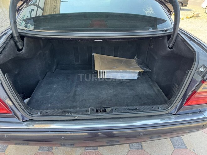 Mercedes E 240 1998, 320,000 km - 2.4 l - Şəmkir