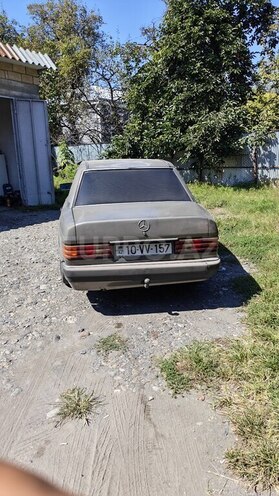 Mercedes 190 1991, 434,000 km - 1.8 л - Qax