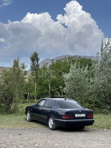 Mercedes E 300 1997, 670,000 km - 3.0 l - Naxçıvan
