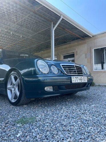 Mercedes E 320 1999, 432,000 km - 3.2 l - Salyan