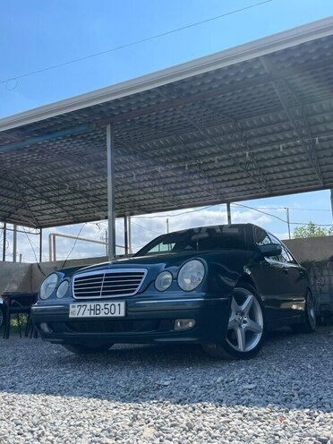 Mercedes E 320 1999, 432,000 km - 3.2 l - Salyan