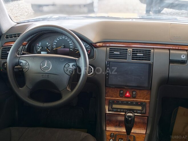 Mercedes E 240 1999, 237,000 km - 2.4 l - Gəncə
