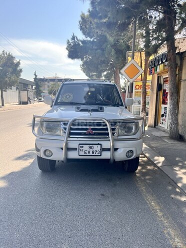 Mitsubishi Pajero io 2002, 236,000 km - 2.0 l - Bakı