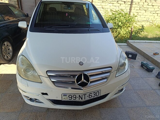 Mercedes B 180 2010, 217,000 km - 1.7 l - Bakı