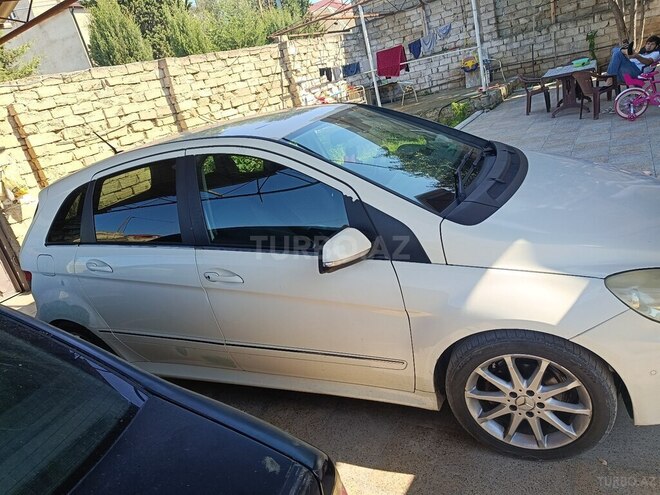 Mercedes B 180 2010, 217,000 km - 1.7 l - Bakı