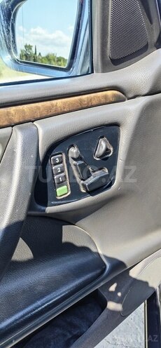 Mercedes E 280 1999, 250,000 km - 2.8 l - Bakı