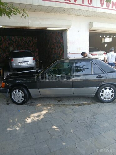 Mercedes 190 1992, 389,400 km - 2.3 l - Masallı