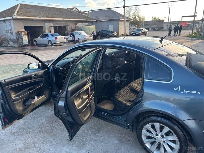 Volkswagen Passat 2003, 474,756 km - 2.8 l - İmişli