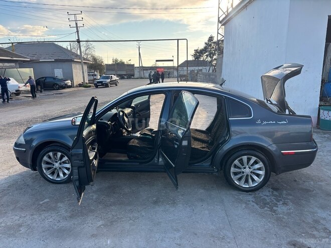Volkswagen Passat 2003, 474,756 km - 2.8 l - İmişli