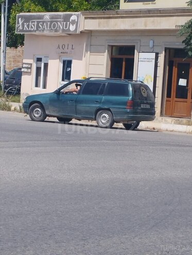 Opel Astra 1996, 60,000 km - 1.6 l - Siyəzən