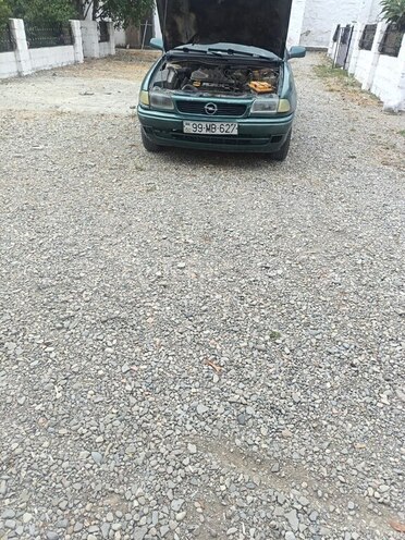 Opel Astra 1996, 60,000 km - 1.6 l - Siyəzən