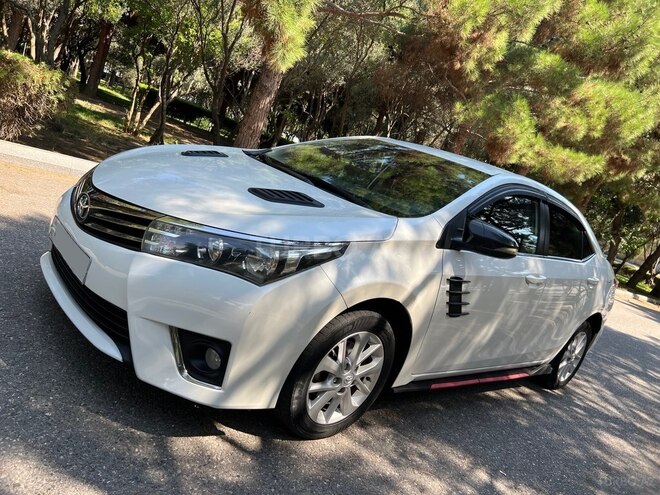 Toyota Corolla 2015, 210,000 km - 1.6 l - Bakı