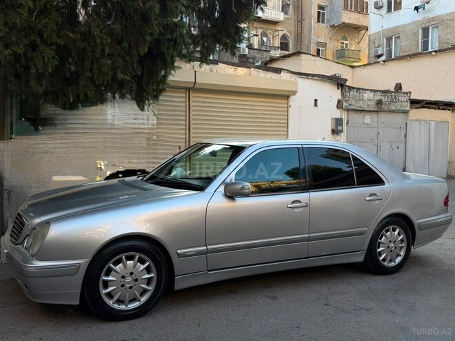 Mercedes E 240 2001, 280,000 km - 2.4 l - Bakı