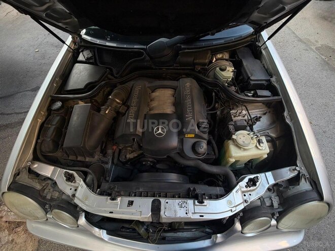 Mercedes E 240 2001, 280,000 km - 2.4 l - Bakı