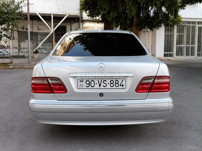 Mercedes E 240 2001, 280,000 km - 2.4 l - Bakı
