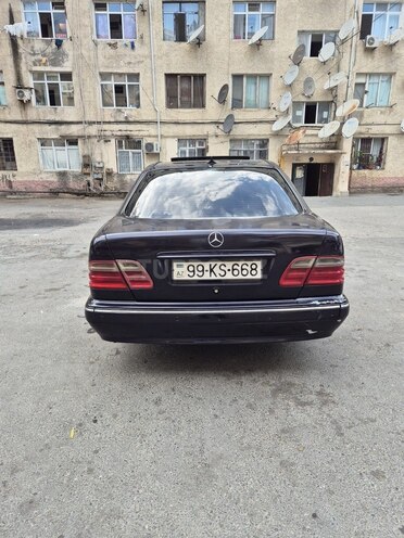Mercedes E 240 2000, 293,000 km - 2.4 l - Sumqayıt