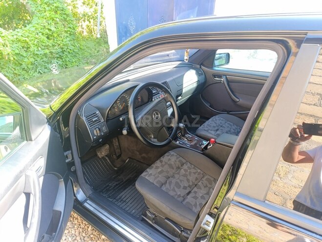 Mercedes C 230 1999, 150,000 km - 2.3 л - Qəbələ