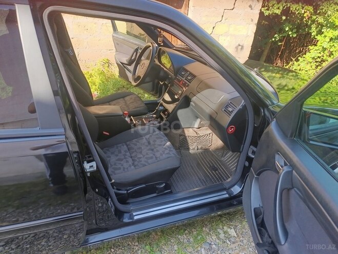 Mercedes C 230 1999, 150,000 km - 2.3 л - Qəbələ