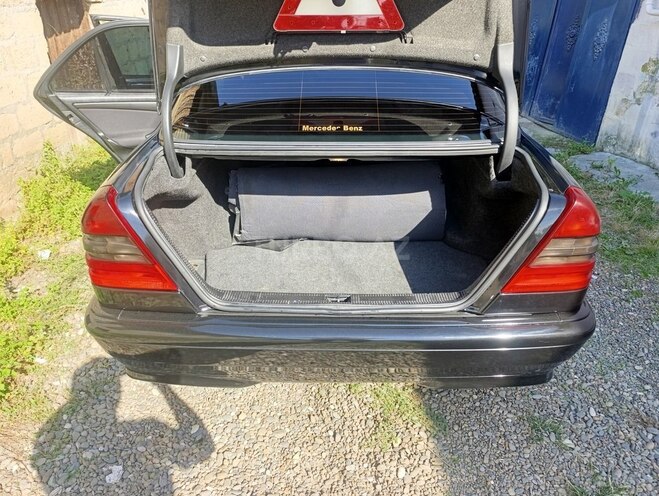 Mercedes C 230 1999, 150,000 km - 2.3 л - Qəbələ