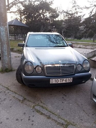 Mercedes E 280 1997, 300,000 km - 2.8 l - Bakı
