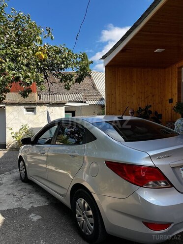 Hyundai Accent 2014, 130,000 km - 1.6 l - Göygöl