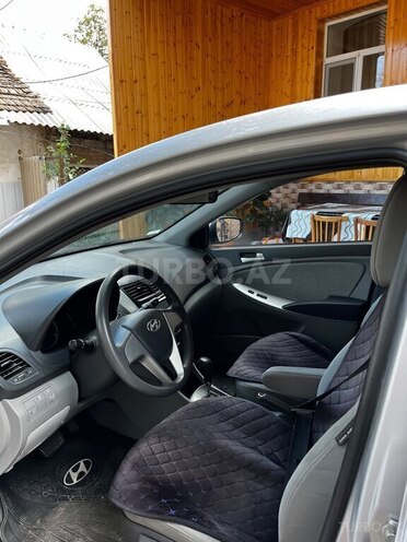 Hyundai Accent 2014, 130,000 km - 1.6 l - Göygöl